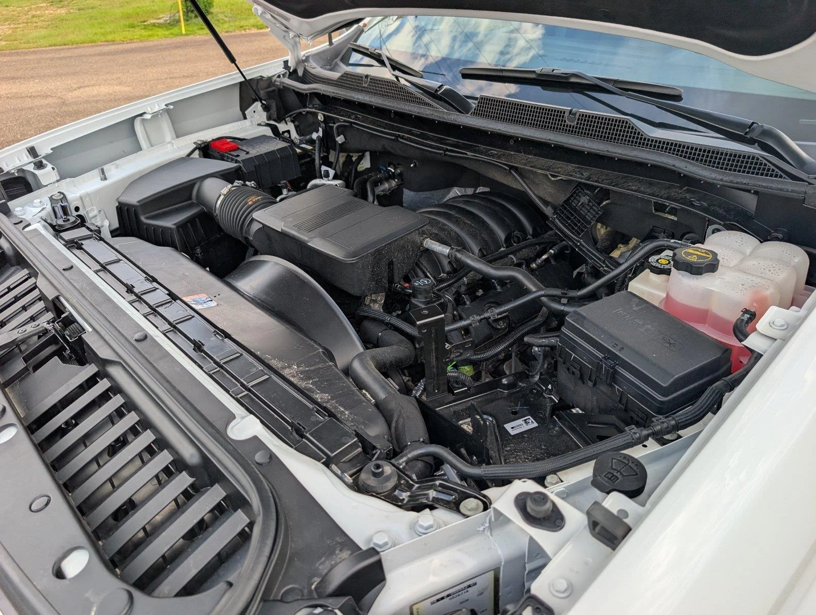Used 2026 Summit White Chevrolet LT image 36