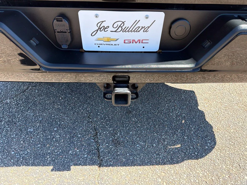 Used 2022 BLACK Chevrolet Custom image 11