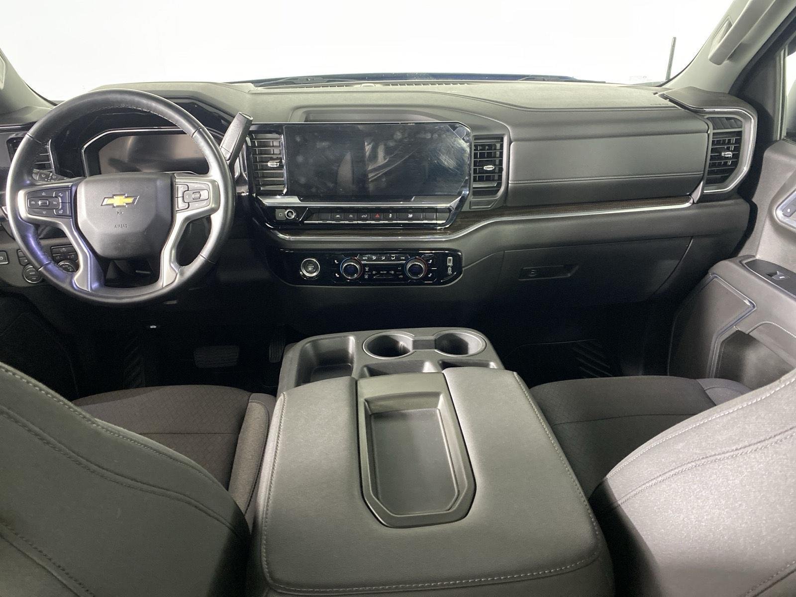 Used 2024 Lakeshore Blue Metallic Chevrolet LT image 24