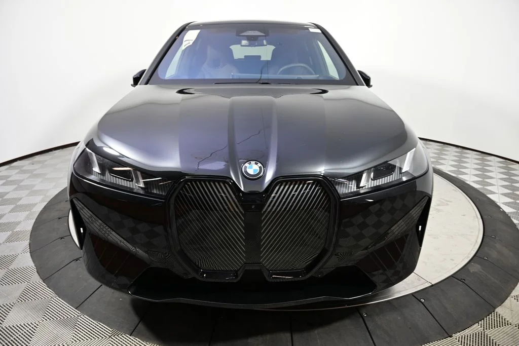 2026 BMW iX 45 - Photo 8