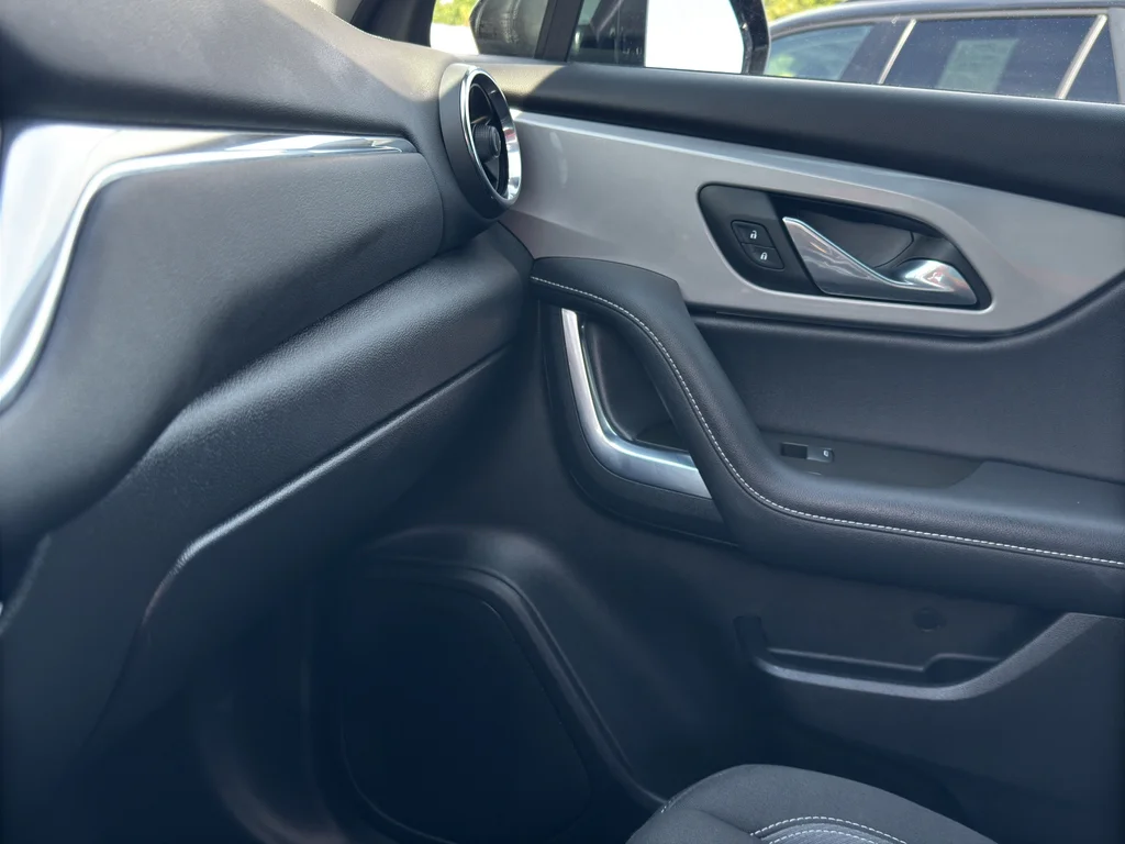 Used 2023 Black Chevrolet 2LT image 16