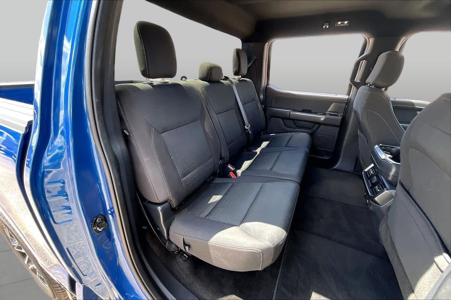 Used 2023 Atlas Blue Metallic Ford XLT image 18