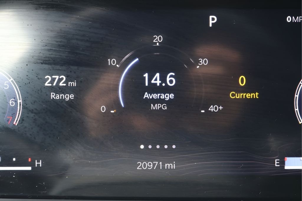 Used 2022 Silver Jeep Overland image 31