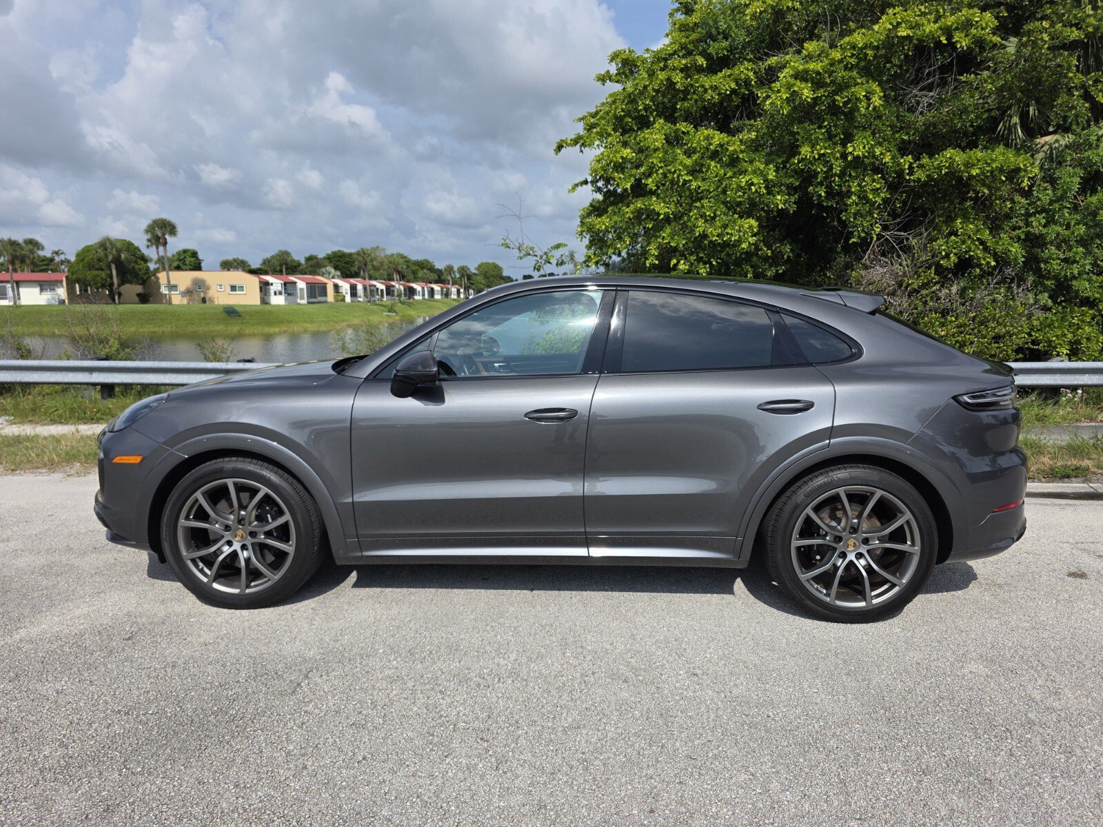 Used 2023 Quartzite Grey Metallic Porsche GTS Coupe image 7