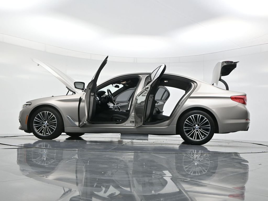 Used 2017 Cashmere Silver Metallic BMW 530i xDrive image 59