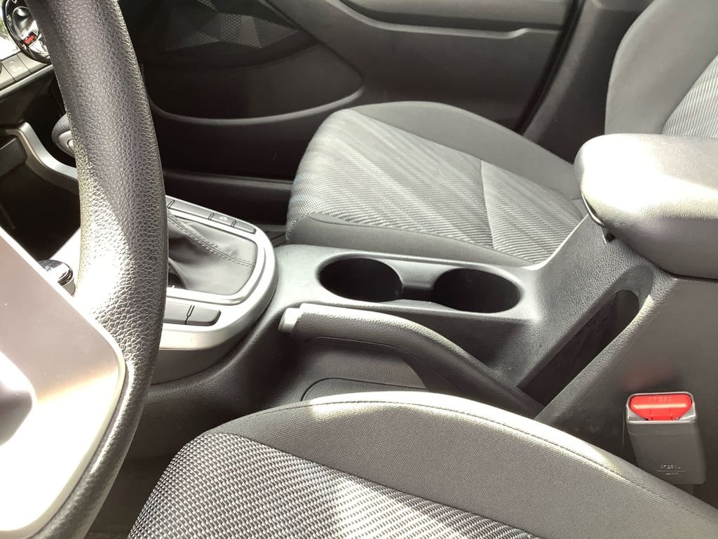 Used 2025 White Kia LX image 23