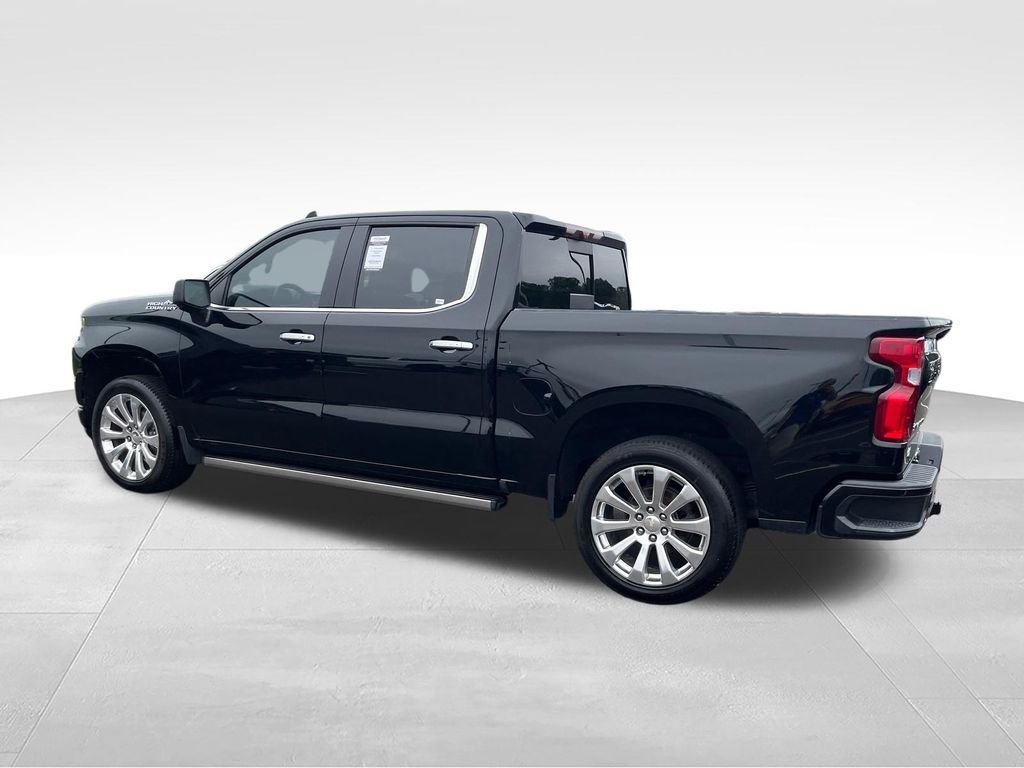 Used 2022 Black Chevrolet High Country image 3