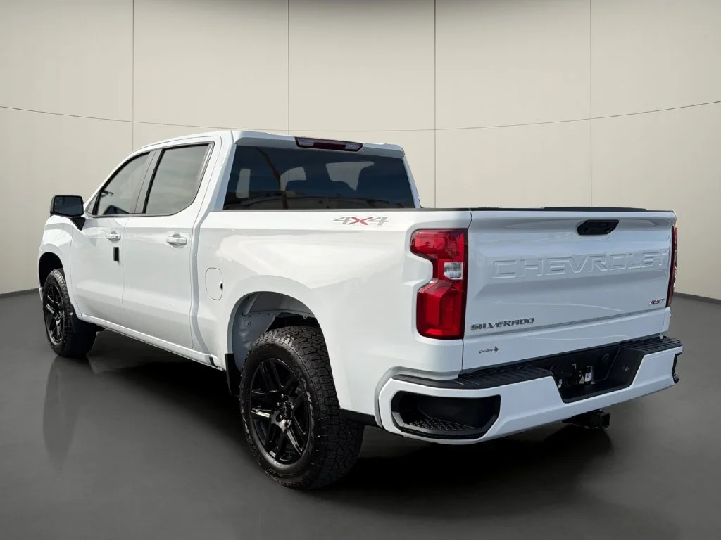 New 2026 Summit White Chevrolet RST image 5
