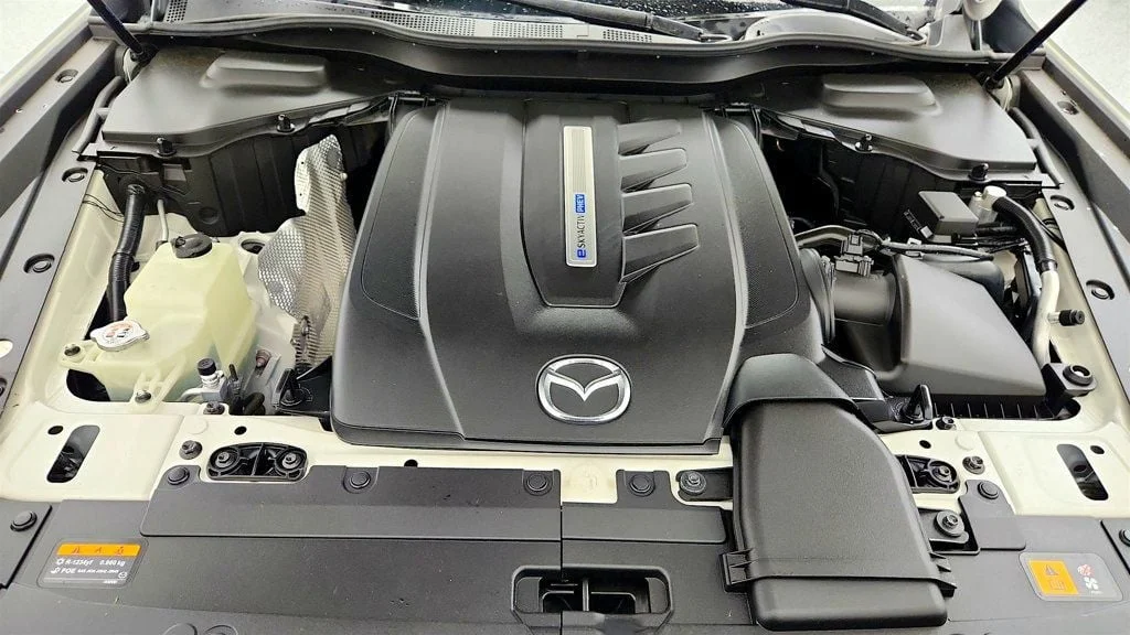 Used 2025 Rhodium White Premium Mazda Preferred Package AWD image 27