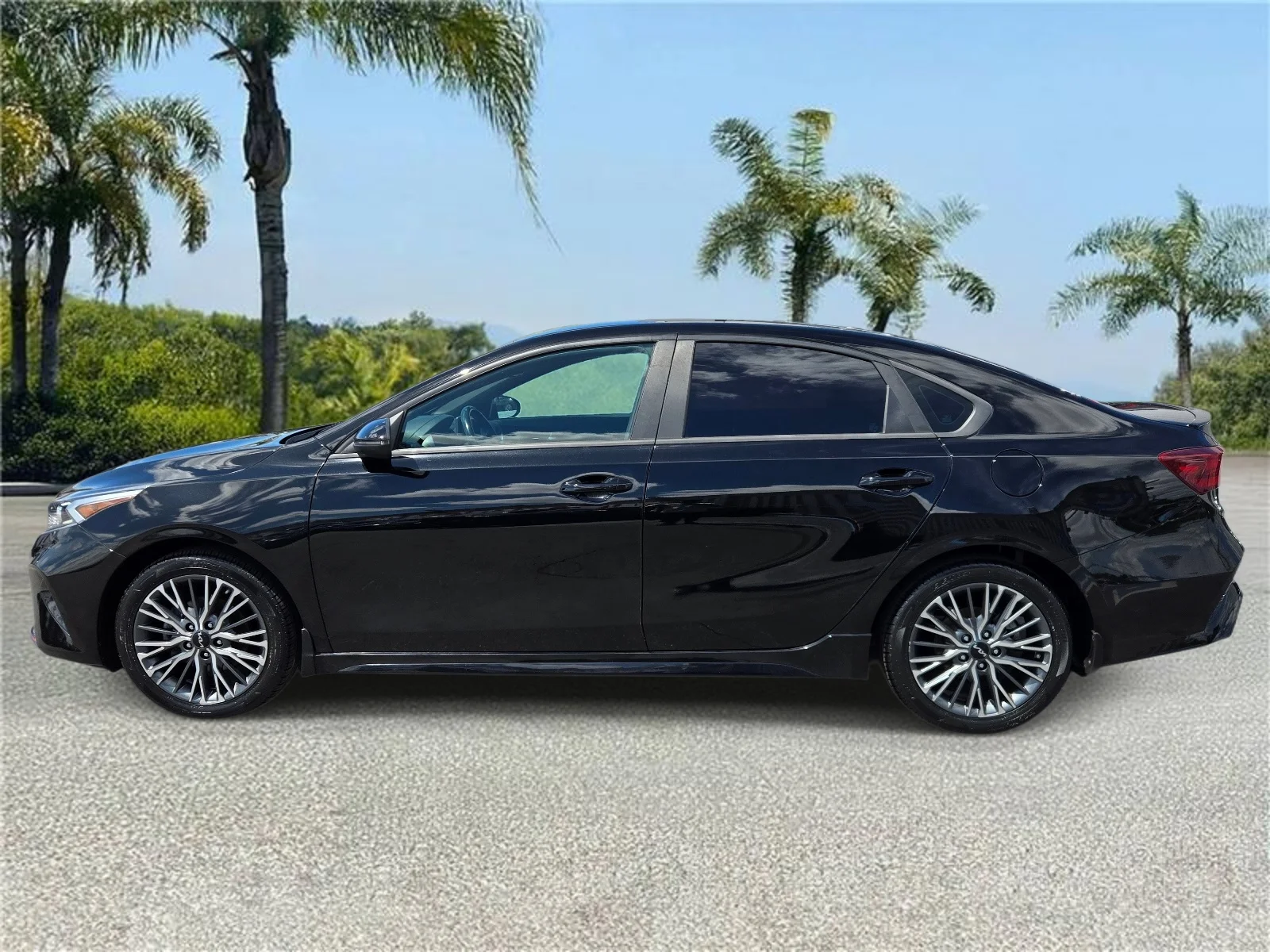 Used 2023 Aurora Black Kia GT-Line IVT image 2
