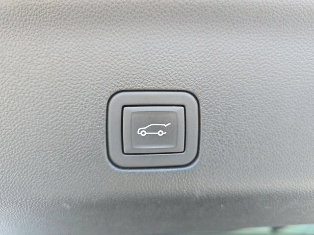 Used 2024 Crystal White Tricoat Cadillac Sport Platinum image 20