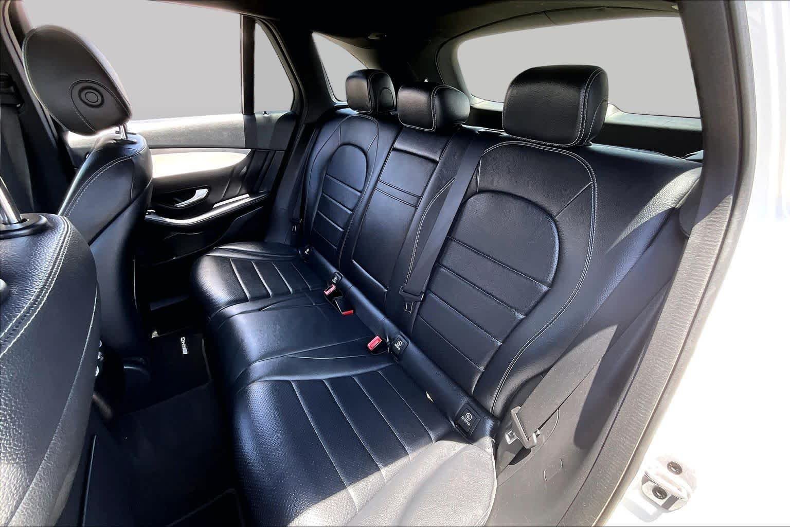 Used 2022 Polar White Mercedes-Benz GLC 300 image 20