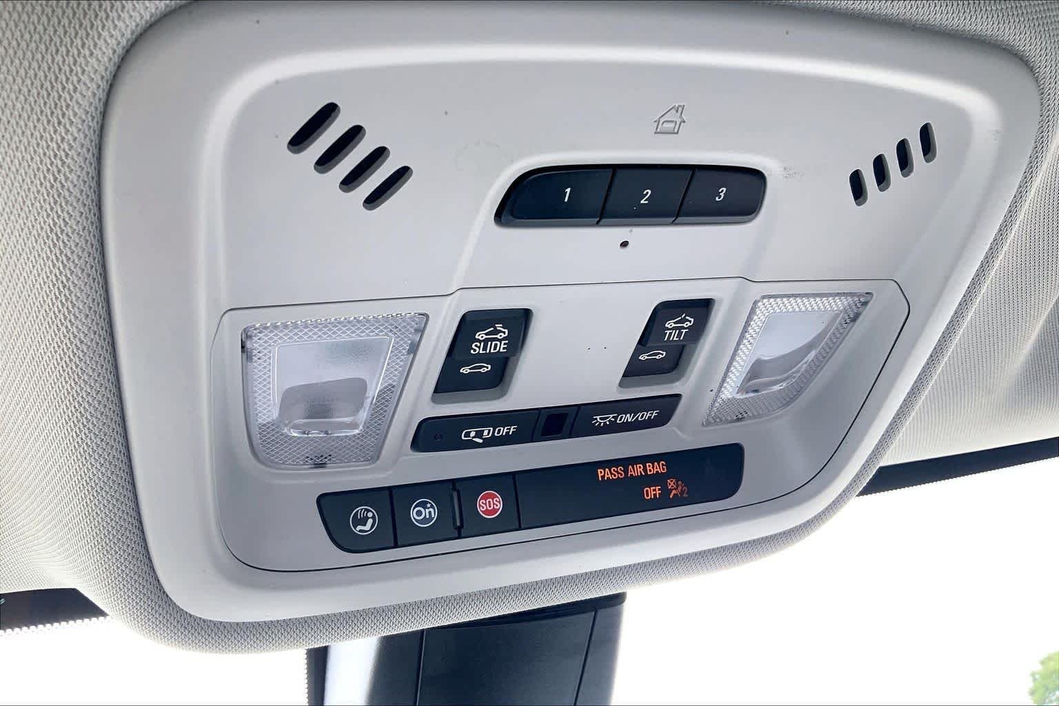 Used 2021 Iridescent Pearl Tricoat Chevrolet High Country image 29