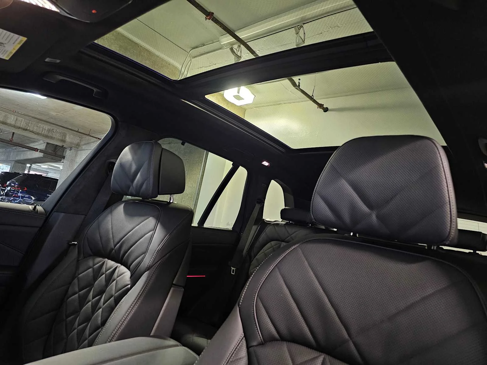 New 2026 Brooklyn Grey Metallic BMW xDrive50e image 35