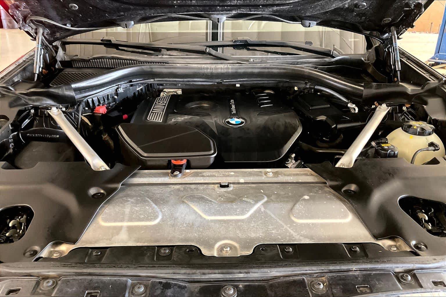 Used 2018 Dark Graphite Metallic BMW xDrive30i image 28