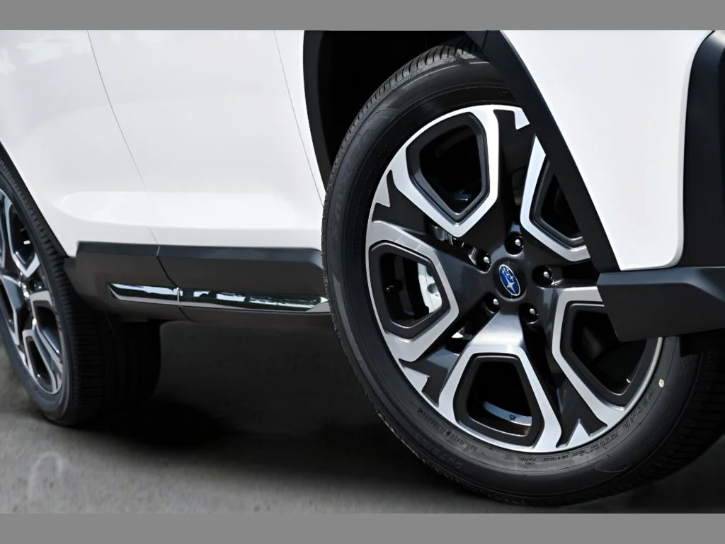 New 2026 CRYSTAL WHITE PEARL Subaru Touring 7-Passenger image 11