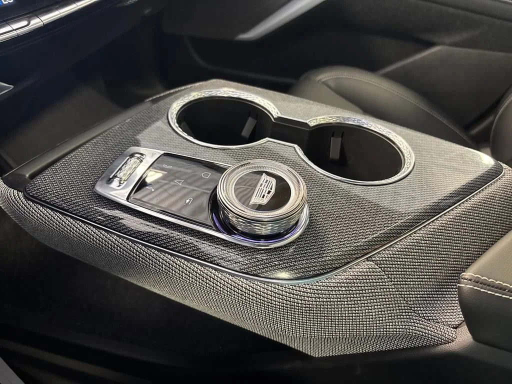 2025 Cadillac OPTIQ Sport 1 - Photo 46