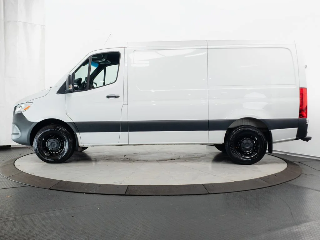 Used 2026 Arctic White Mercedes-Benz Cargo 144 WB image 4