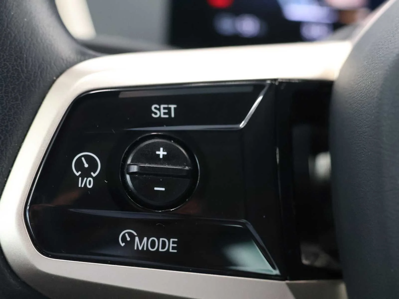 Used 2024 Phytonic Blue Metallic BMW xDrive50 image 19