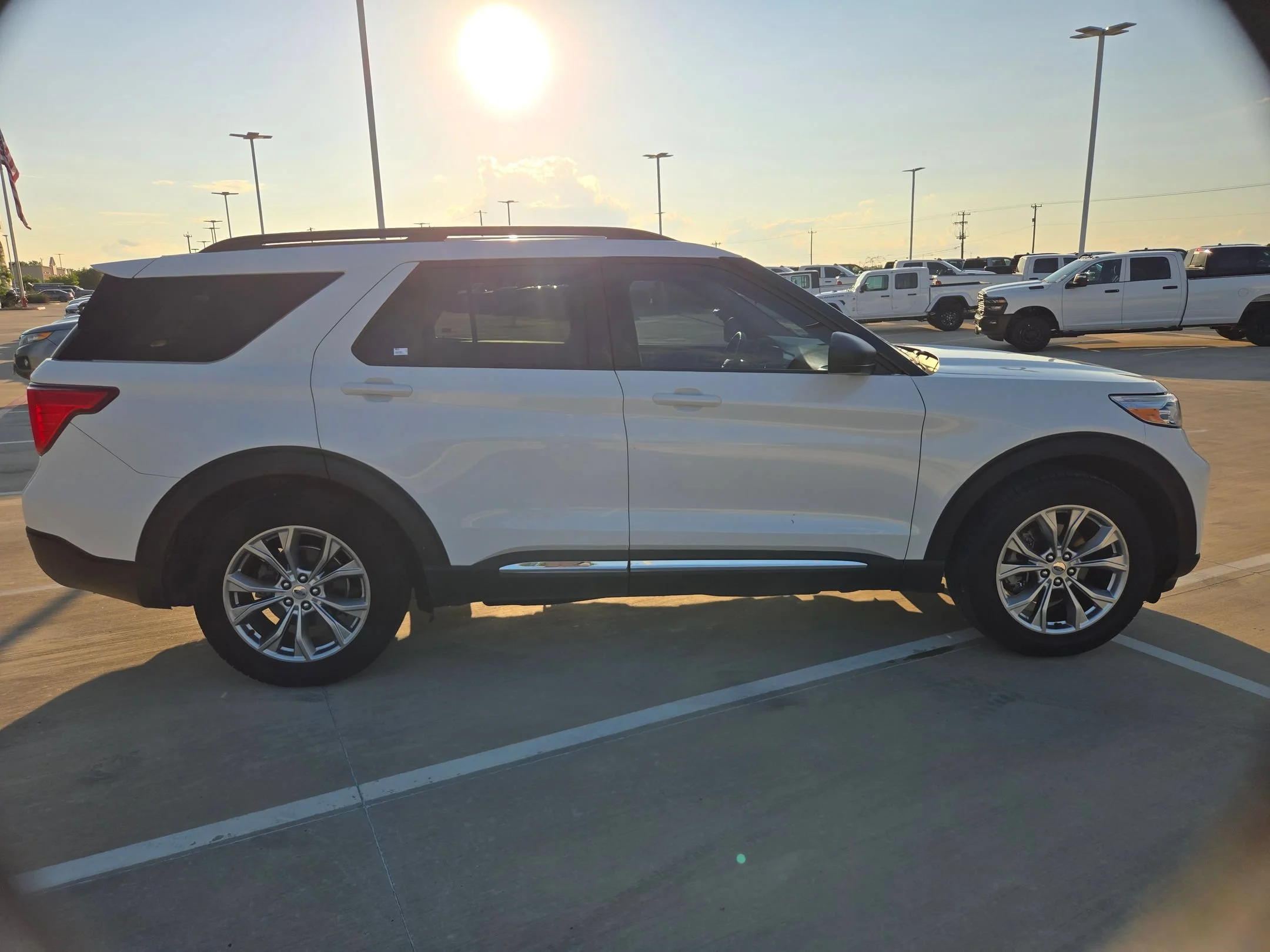 Used 2021 Ford Explorer XLT with VIN 1FMSK7DH7MGB95194 for sale in Castroville, TX