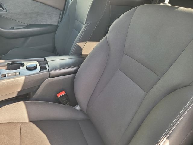 Used 2023 White Nissan S image 13