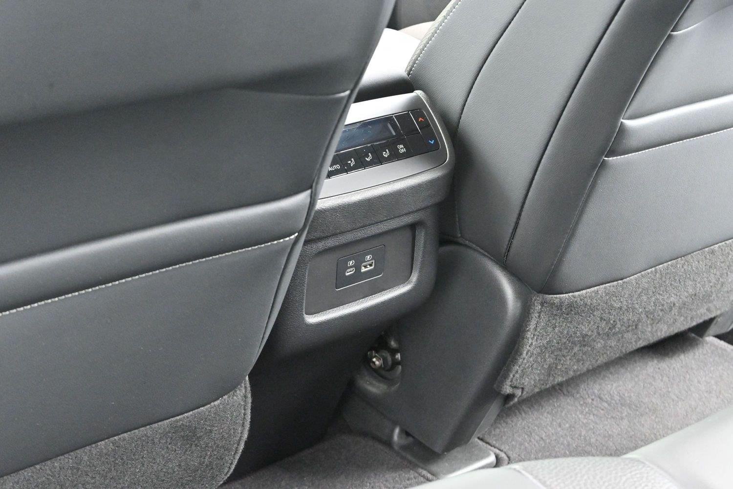 Used 2022 Green Nissan SL image 33