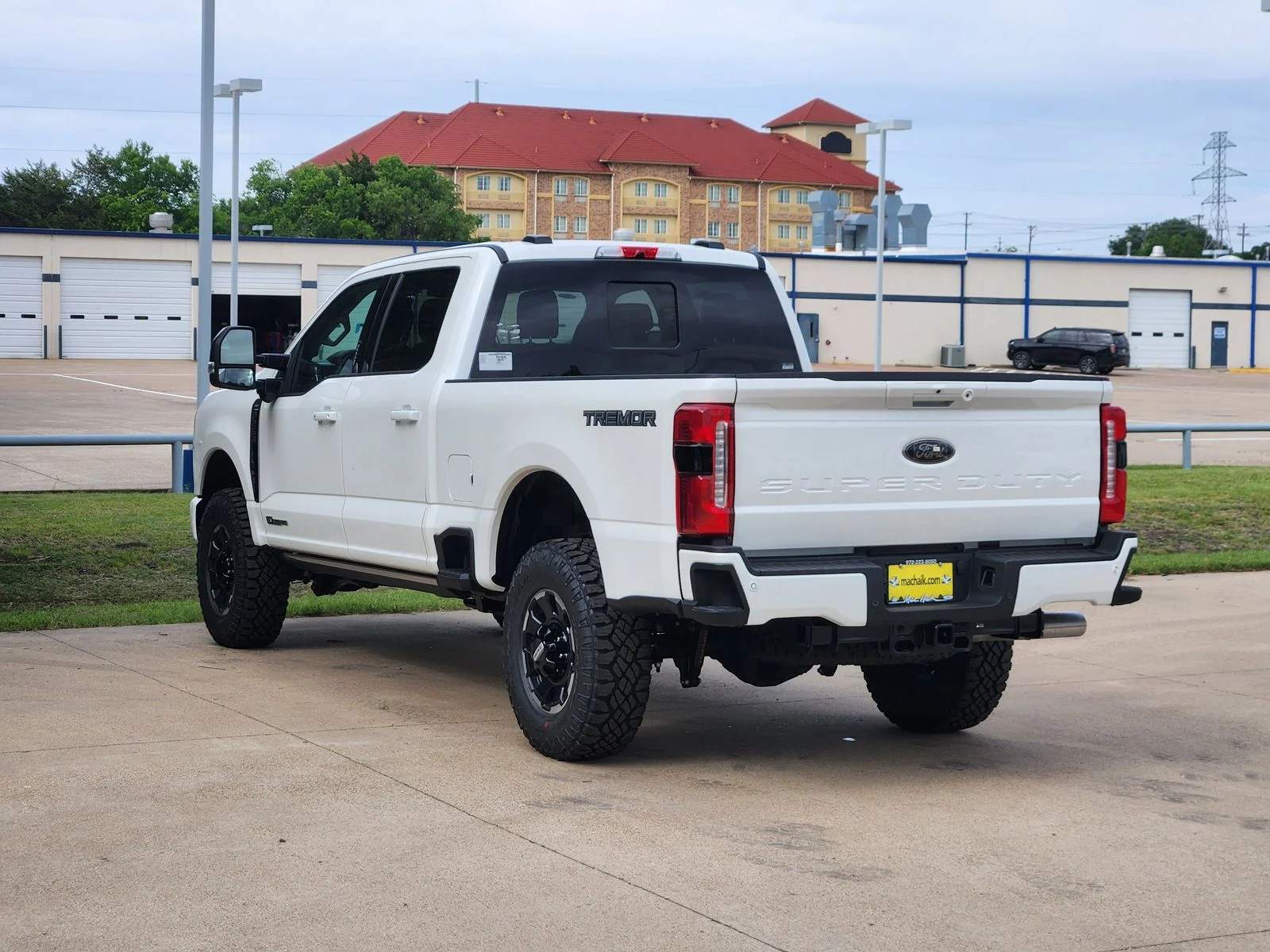 New 2026 Star White Metallic Tri-Coat Ford F-250® Lariat® image 3