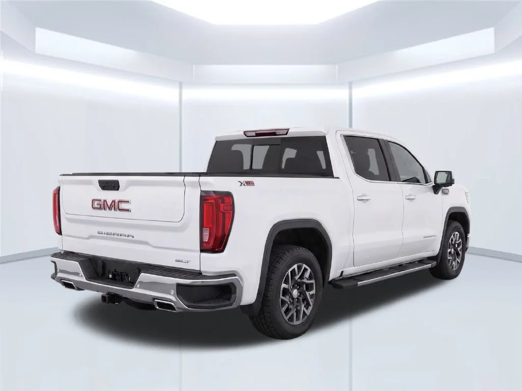 Certified Used 2022 White GMC SLT image 4