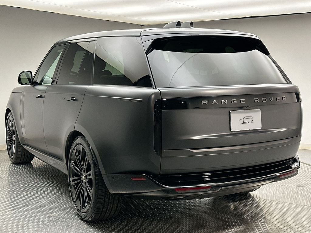 Used 2024 Santorini Black Metallic Land Rover SE image 11