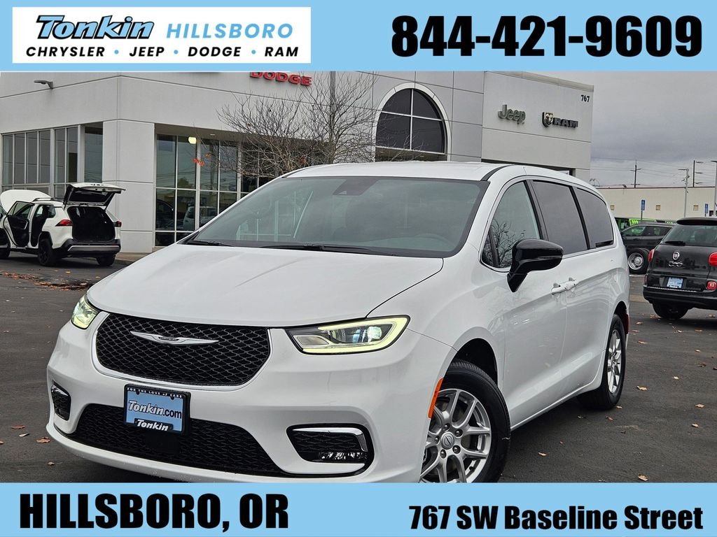 2026 Chrysler Pacifica Select