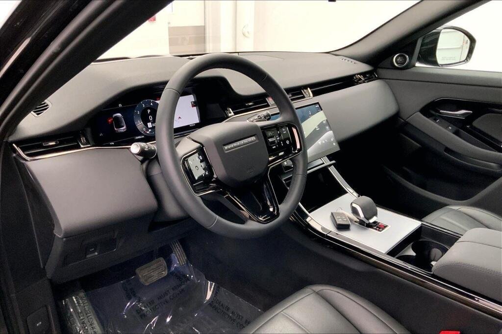 New 2025 Santorini Black Land Rover Core S image 13
