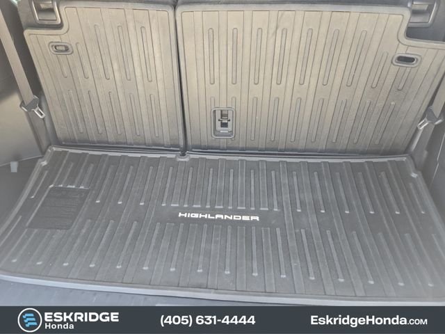 Used 2022 Beige Toyota L image 33