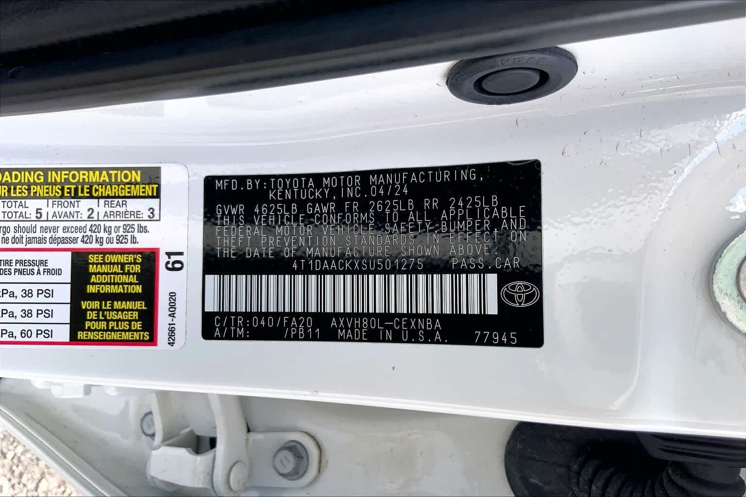 Used 2025 Ice Cap Toyota LE image 36