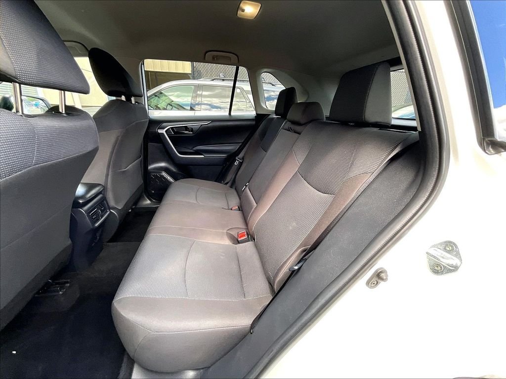 Used 2025 White Toyota LE image 15