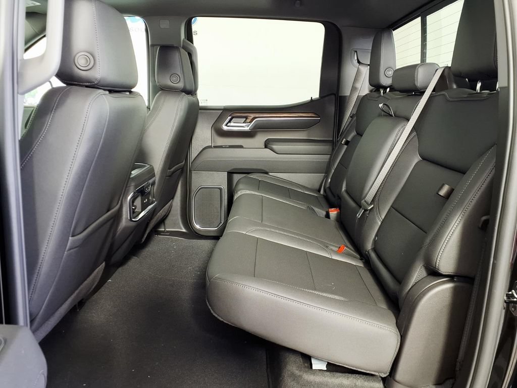 2026 GMC Sierra 1500 SLT - Photo 9