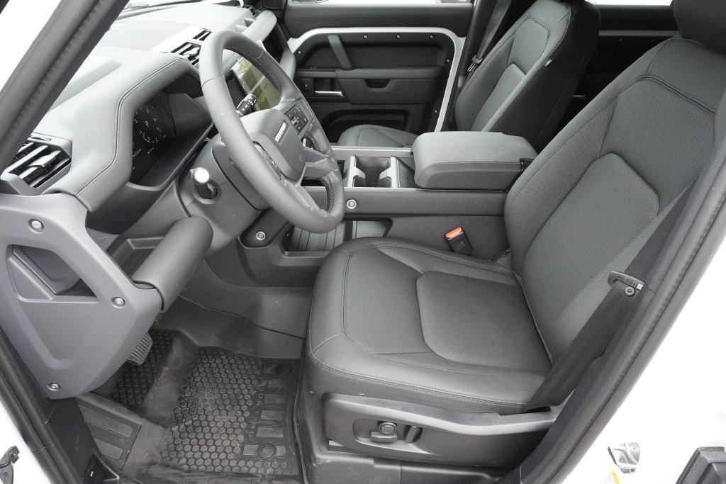 New 2026 Fuji White Land Rover S image 19
