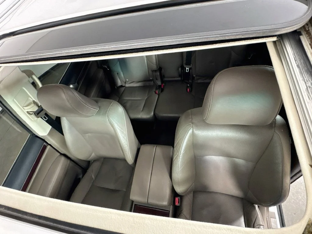 Used 2016 White Lexus 460 image 27