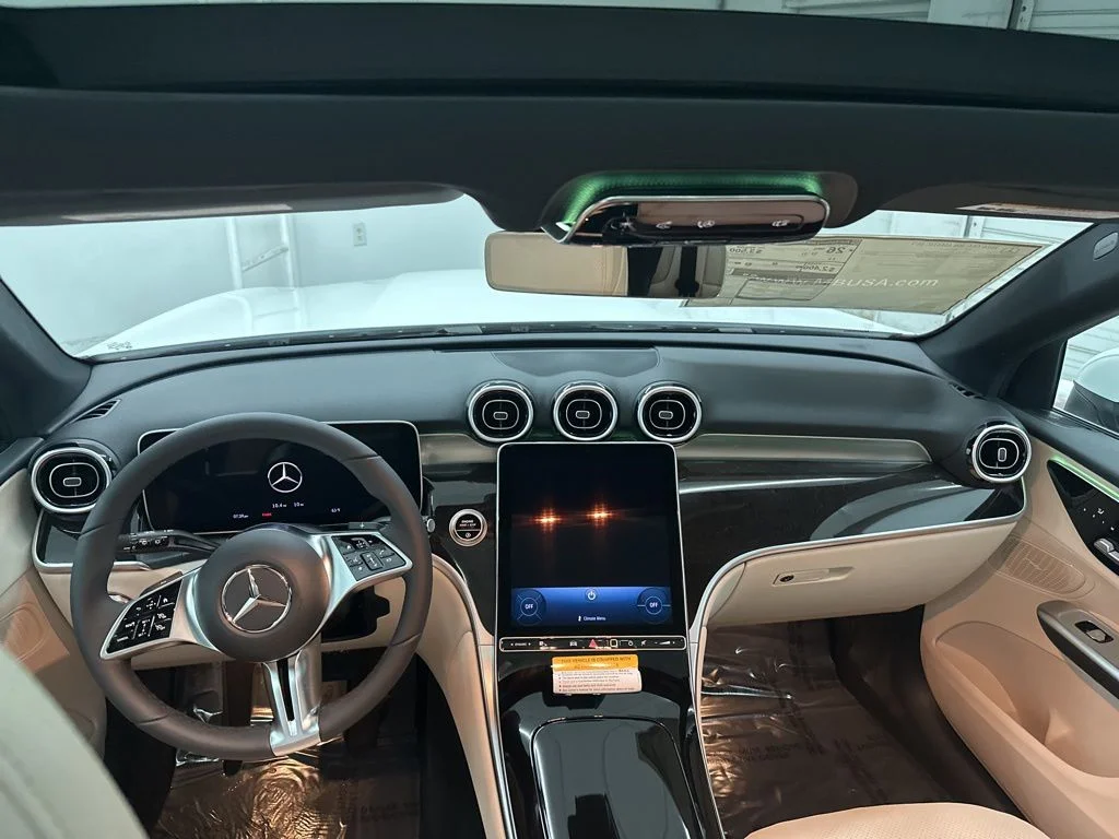 Used 2026 White Mercedes-Benz GLC 300 image 19