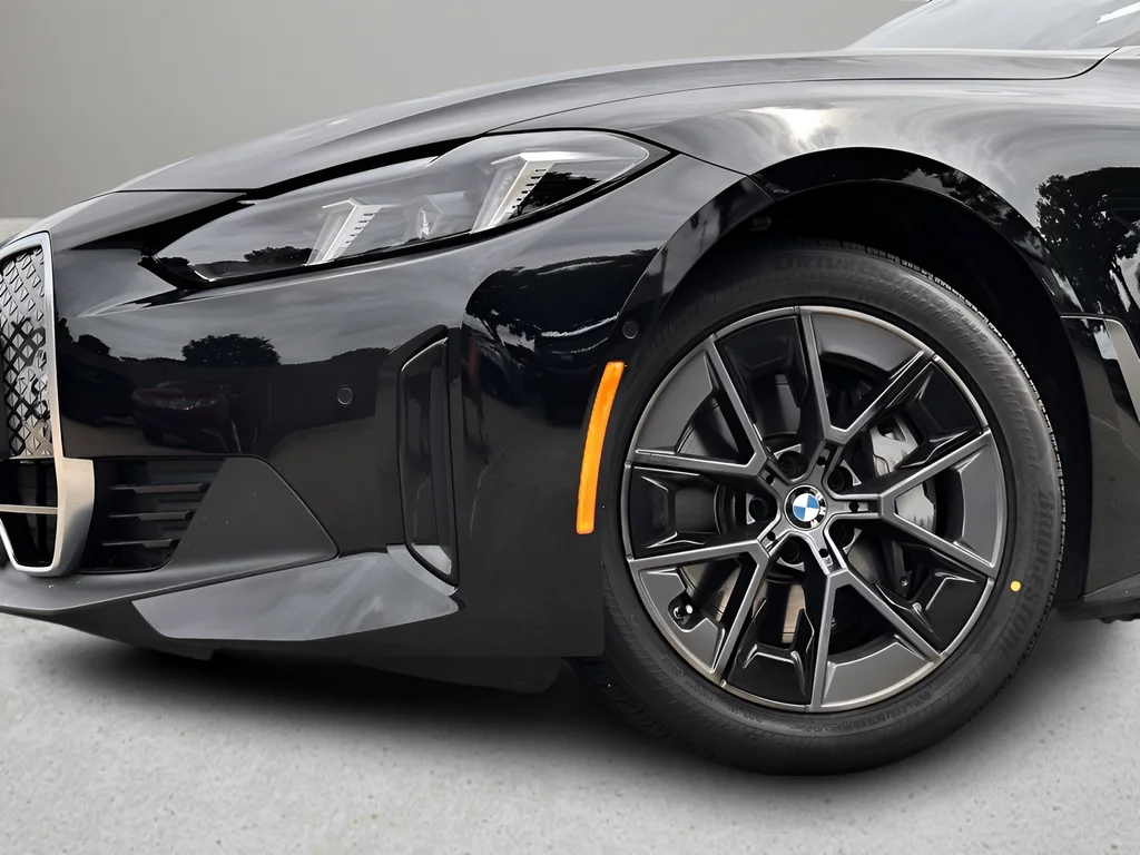 Used 2025 Black BMW xDrive40 image 25