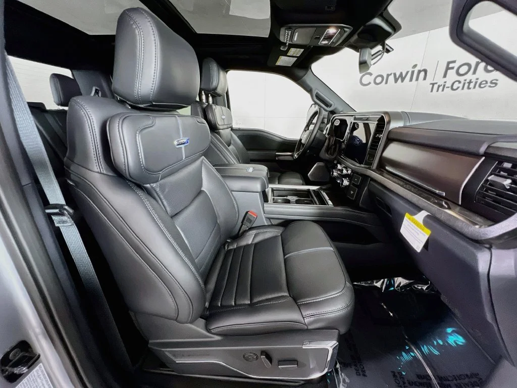New 2027 Iconic Silver Metallic Ford Platinum image 16