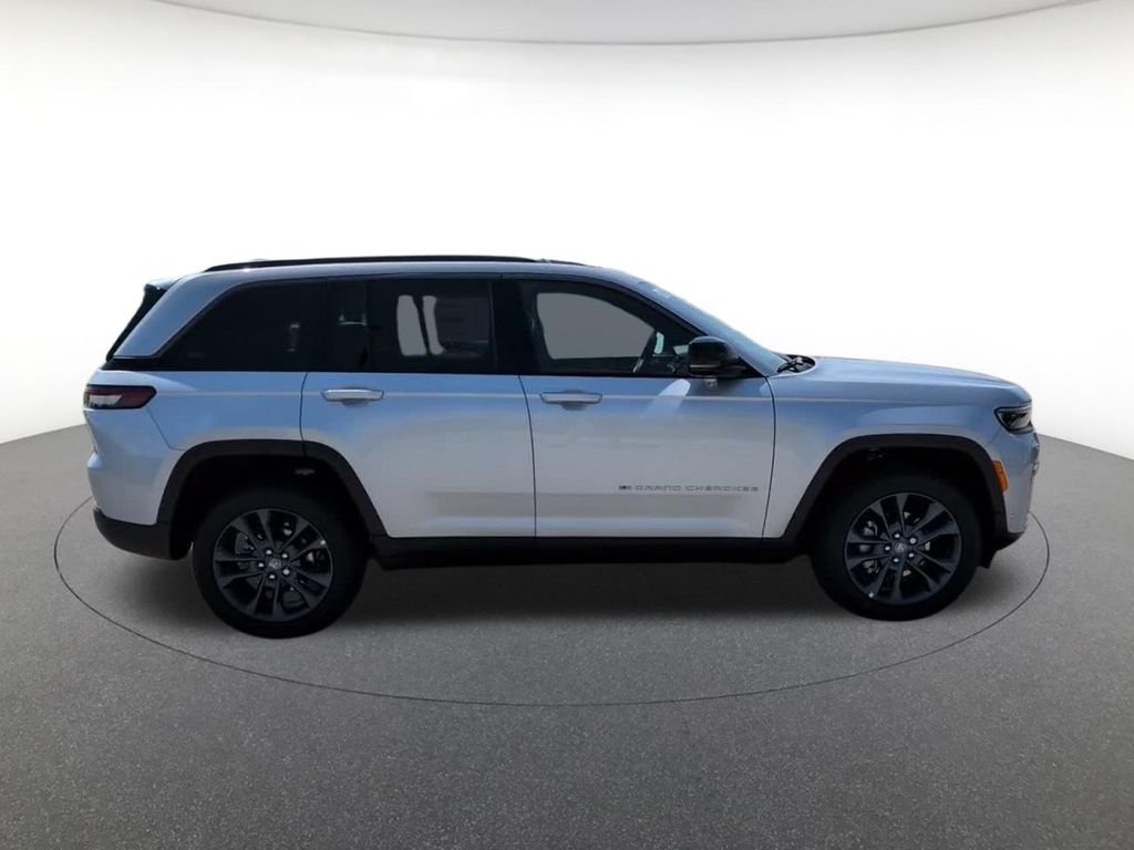 New 2026 Silver Zynith Jeep  image 3