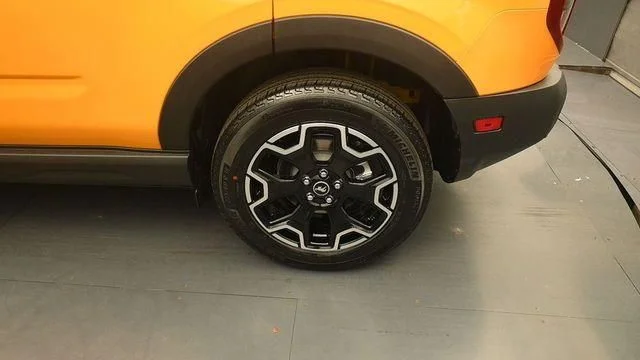 New 2026 Orange Fury Metallic Tri-Coat Ford Outer Banks® image 9