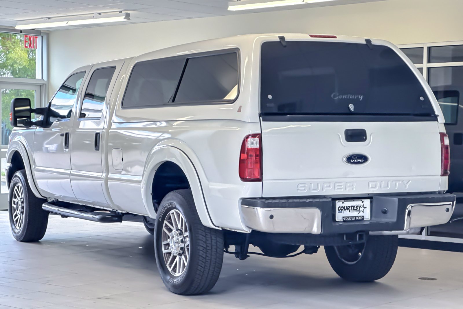 Used 2016 Oxford White Ford XLT image 6