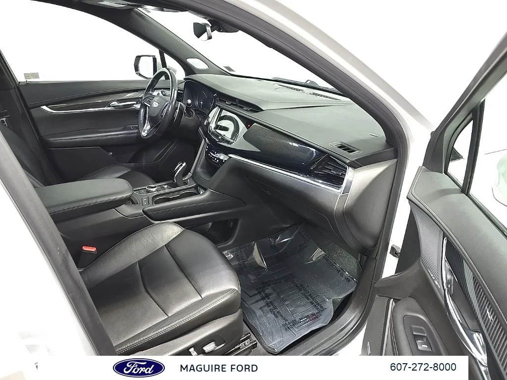 Used 2021 White Cadillac Sport image 19