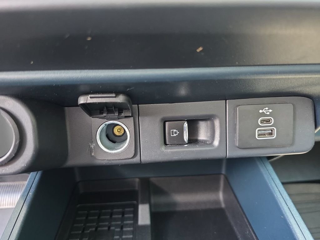 Used 2025 Gray Ford Lariat image 23