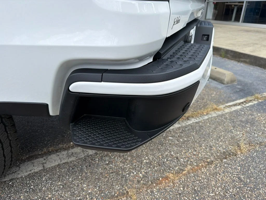 New 2026 White GMC Elevation image 29