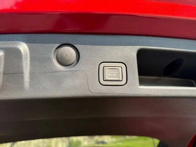 New 2027 Radiant Red Tintcoat Chevrolet LT image 21