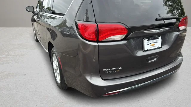 Used 2017 Gray Chrysler Touring L Plus image 41