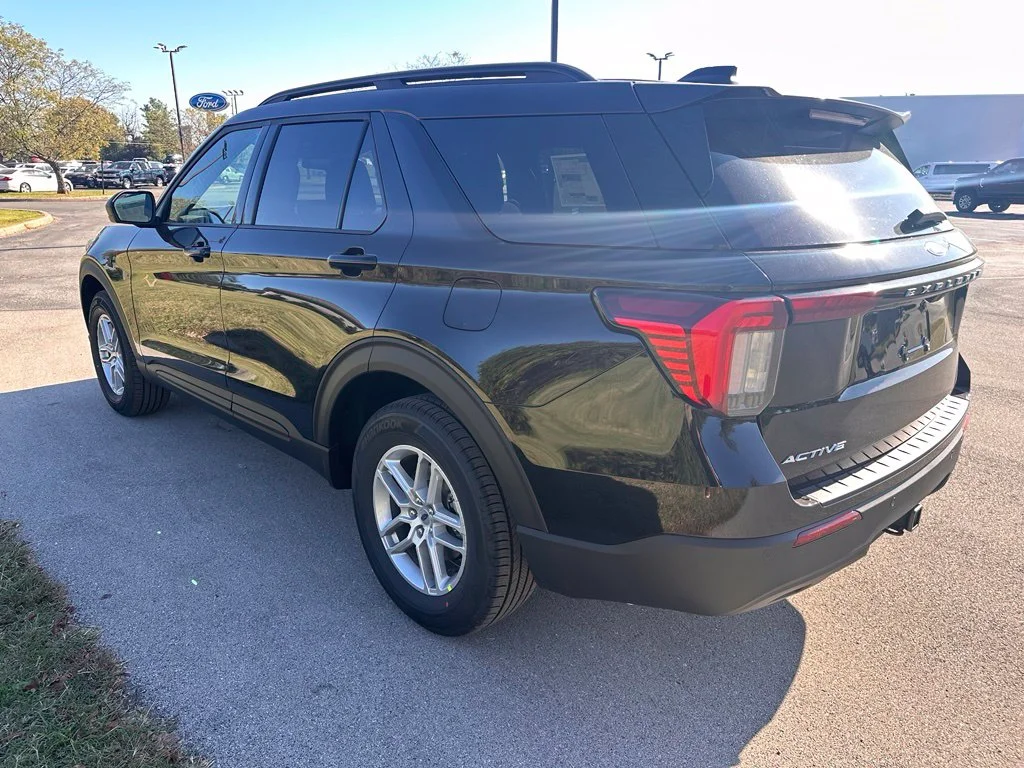 New 2027 Agate Black Metallic Ford Active image 7