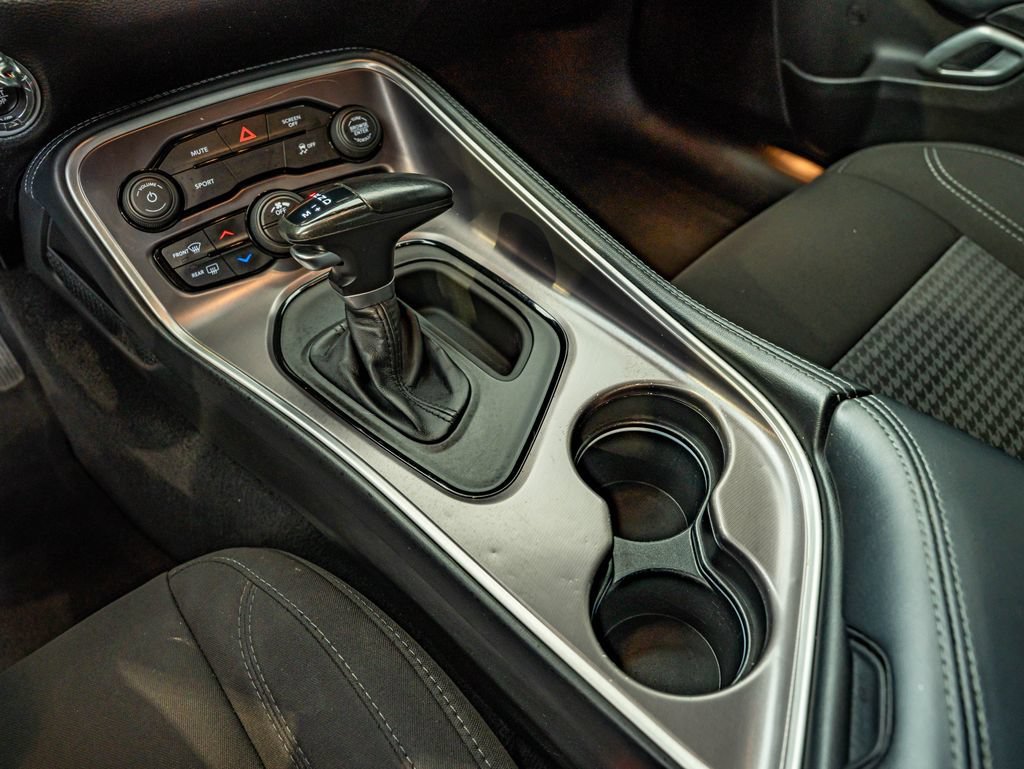Used 2021 Pitch Black Clearcoat Dodge SXT image 27